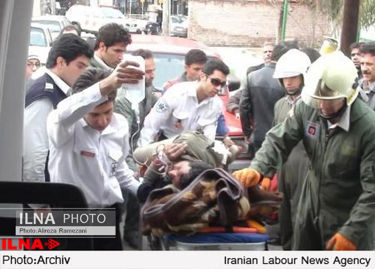 مسموم شدن کارگران کارخانه یخ سازی اهواز بر اثر استنشاق گاز آمونیاک