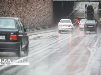 بارش باران و لغزندگی جاده چالوس و آزادراه های البرز