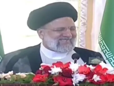 خوش آمدگویی نخست وزیر پاکستان به رئیسی به زبان فارسی + فیلم