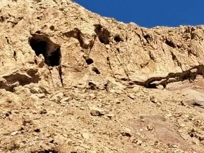 کشف چرم نوشته‌های دوره ساسانی در غار زل دلیجان