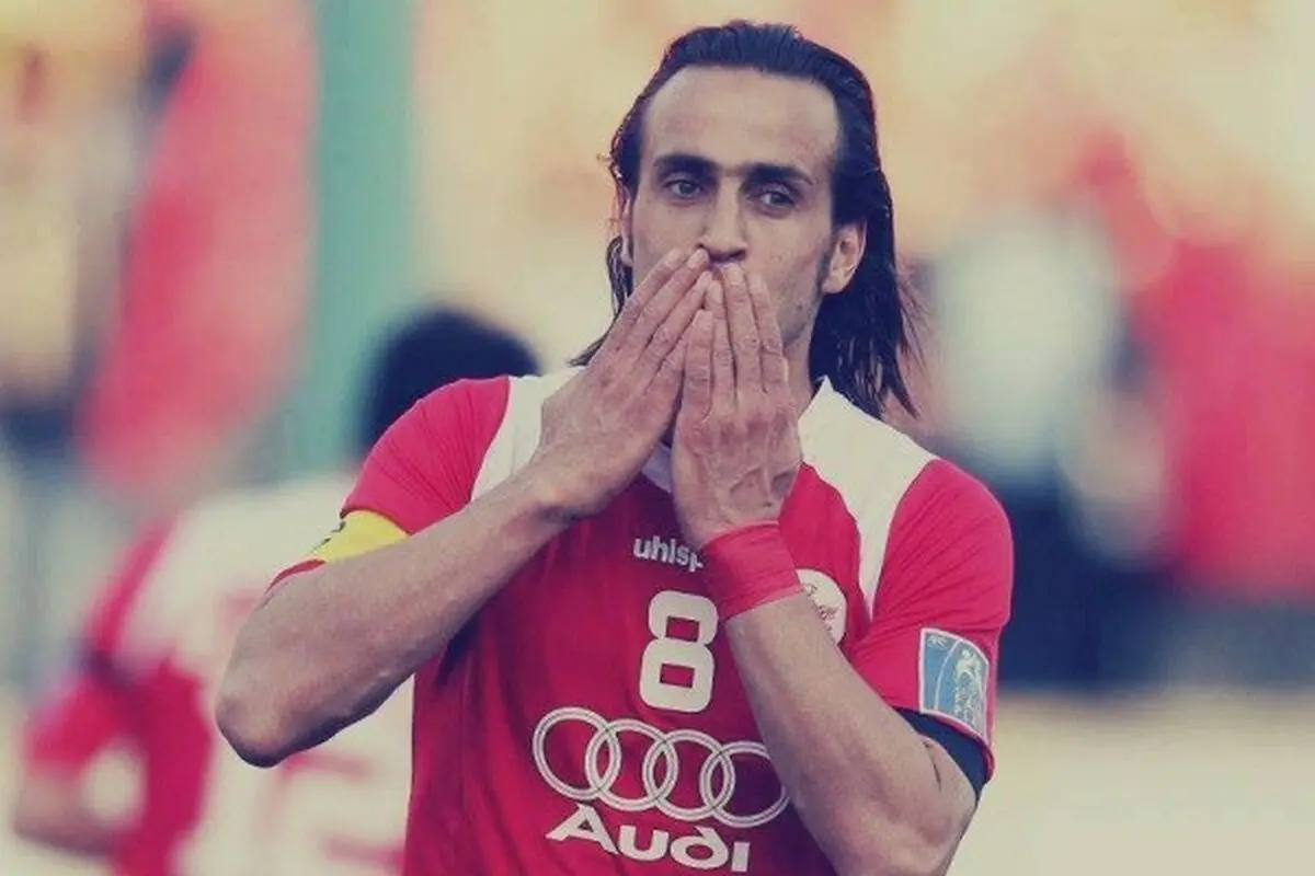 همه‌ی تقابل‌های جنجالی جادوگر با پرسپولیس در دوران بازیگری/ از درآوردن پیراهن تا درگیری با دهنوی