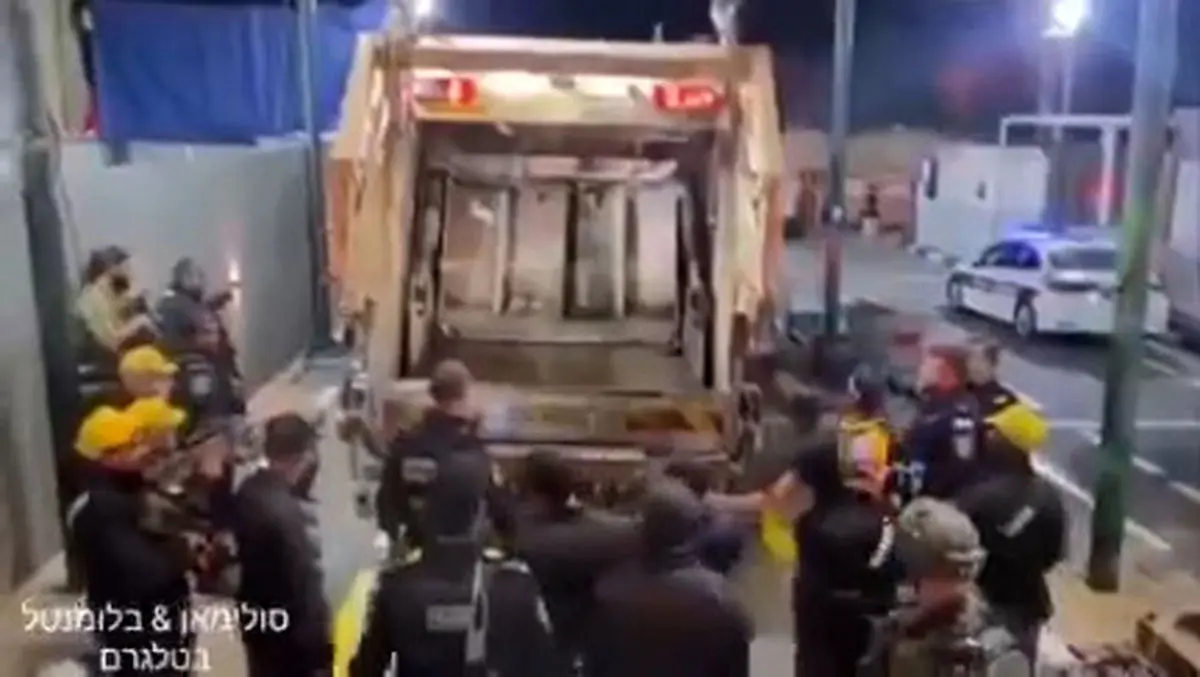  انتقال فلسطینی‌های بازداشتی با ماشین حمل زباله + فیلم