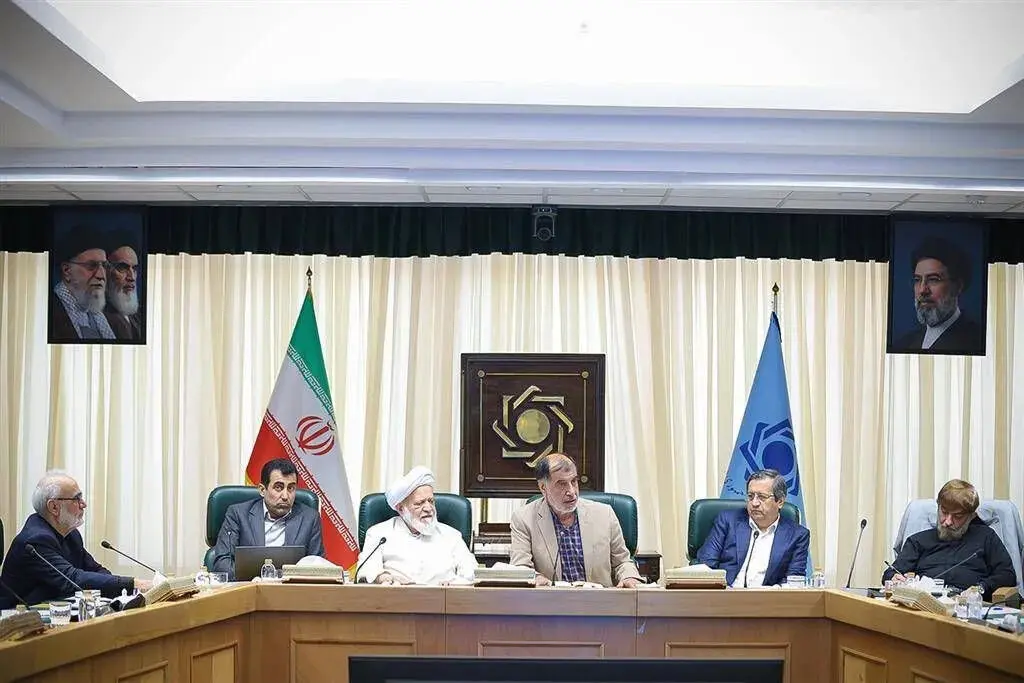 جزئیات نشست کمیسیون اقتصادی مجمع تشخیص با رئیس کل بانک مرکزی