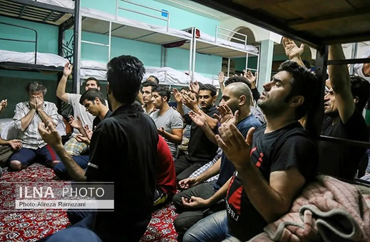 عکس: مراسم عزاداری حسینی در کمپ ترک اعتیاد اهواز 