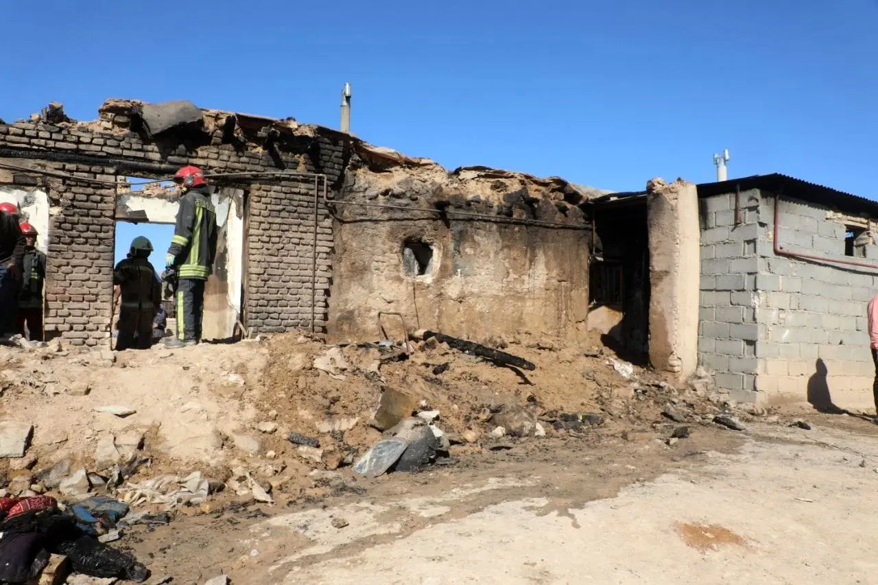 فوت ۲ نفر در پی آتش سوزی یک منزل روستایی در حومه مشهد
