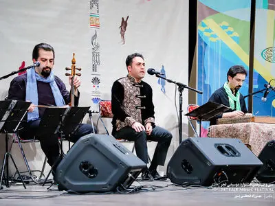 ادای احترام آهنگ به شجریان و مشکاتیان در ایوان شمس 