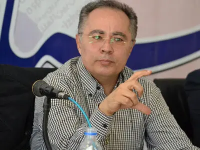 تقصیر فدراسیون این بود که مربی دیگری برای تیم امید انتخاب نکرد
