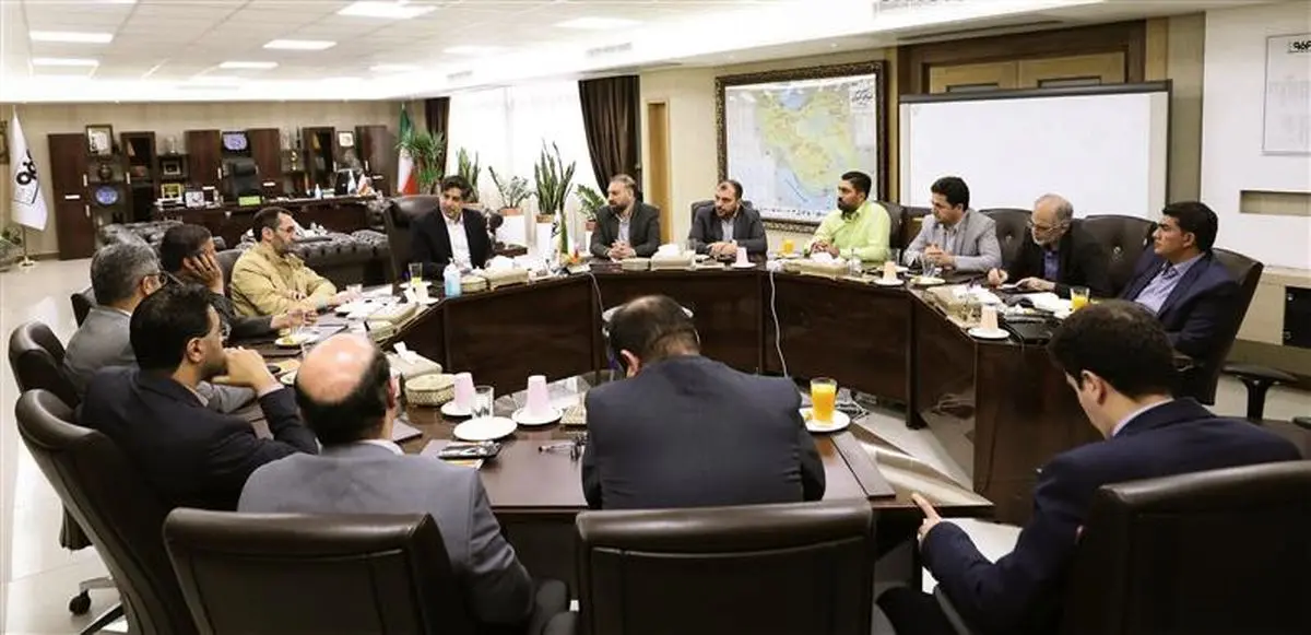 هنر رسانه، حل مسائل صنایع از طریق انتقال مفاهیم است