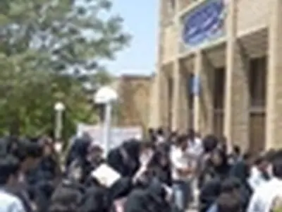 سر فصل‌های درسی باید هر دو یا سه سال به روز شوند