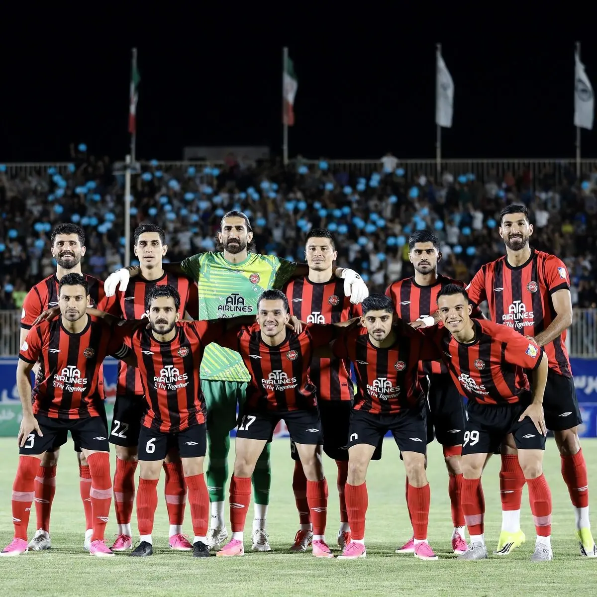 چادرملو اردکان 0  - 2 تراکتور؛ صدرنشینی موقت تراکتور در شب پرحاشیه