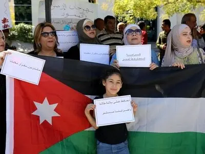 توافق معلمان اردن با دولت بر سر افزایش حقوق‌ها