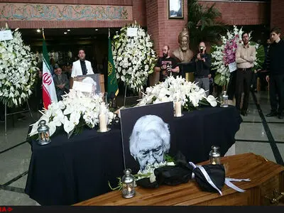 ستایش مردی با ذهنی دو جهانه+عکس
