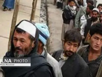 بازگشت ۲۴۰ مهاجر افغانستانی از ایران