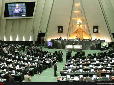 سوال از وزرای اقتصاد و کشور از دستور خارج شد