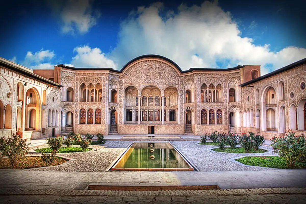 خانه تاریخی طباطبائی کاشان از آتش جان سالم به در برد/ تدوین دستورالعمل جدید برای حفاظت از بناهایی که ثبت ملی ندارند