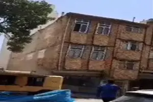 لحظه ریزش هولناک ساختمان مسکونی در یافت‌آباد + فیلم