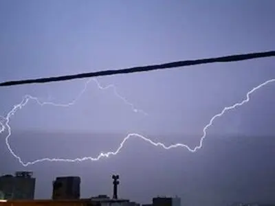 رعد و برق و طوفان، برق خط انتقال ۲۳۰ کیلوولت خاش–سراوان را قطع کرد