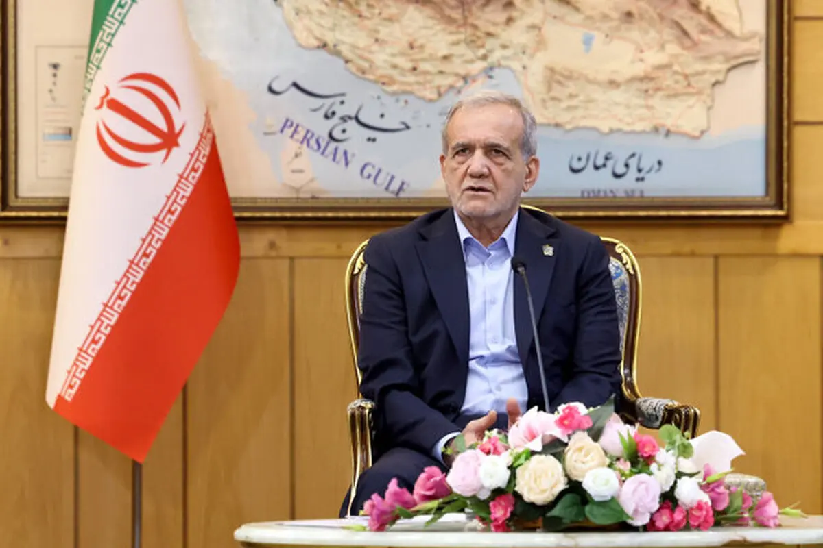 گفت وگوی پزشکیان با رسانه KHAMENEI.IR