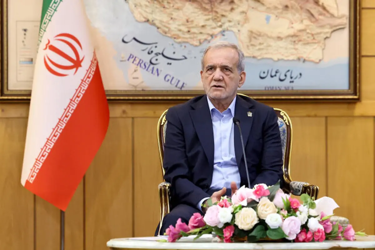 گفت وگوی پزشکیان با رسانه KHAMENEI.IR