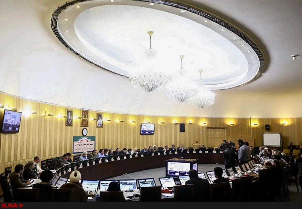 بررسی گزارش کمیسیون قضایی و حقوقی مجلس در مورد لایحه تجارت