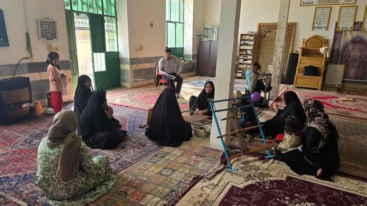 برگزاری دوره آموزشی برای صنایع دستی سازان دهستان محمودی دنا