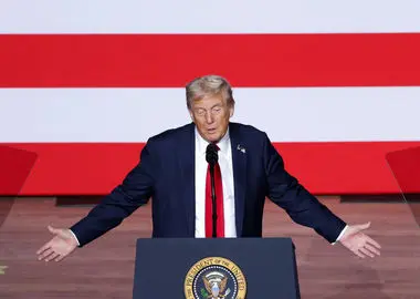 ترامپ: خودتان به هرمز بروید و کنترل آن را در دست بگیرید!