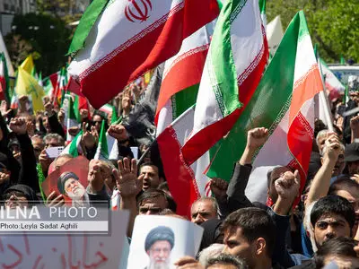 رهبر شهید ما امروز زنده‌تر و پویاتر از همیشه است