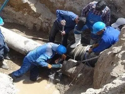 ۸ ماه کارِ بدون حقوق/ کارگران پیمانکاریِ آبفای رودبار دست از کار کشیده‌اند 