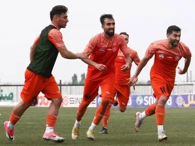 مس سونگون همچنان سرمربی ندارد!