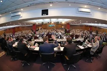 بازیابی تدریجی اعتماد و احیای نقش مردم در اقتصاد ملی