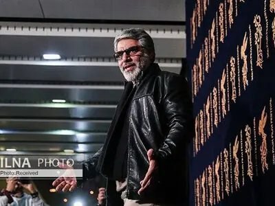 نمی‌گذارند درباره عملیات کربلای ۴ فیلمی ساخته شود/ ۴ سال پیش بحران قفقاز را پیش‌بینی کردم/ فرزند خاک در دهه ۸۰ از ظهور جریان تفکیری خبر داد/ هنوز دارم چوب «ملکه» را می‌خورم