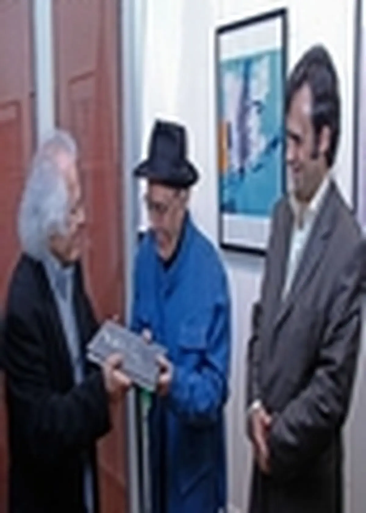 جواد مجابی «۱۰۰ پرتره ازجهان پهلوان تختی» را رونمایی کرد