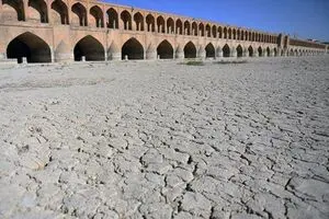 آب شرب پنج میلیون نفر در اصفهان و استان‌های همجوار در خطر است