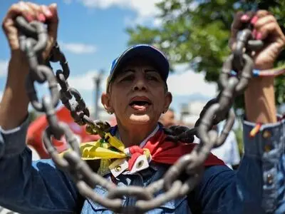 مجوز مادورو به ماموران اف‌بی‌آی  برای تحقیق درباره سوءقصد اخیر