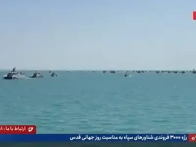 رژۀ ۳۰۰۰ فروندی شناورهای سپاه در خلیج فارس به مناسبت روز جهانی قدس + فیلم