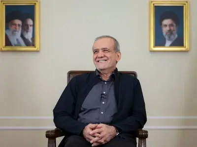 بزشكيان: تمت ادارة البلاد باقتدار رغم مكائد ومخططات الأعداء... ايران اليوم تُعرف في المحافل الدولية كدولة قوية تتمتع بعزة ومكانة رفيعة