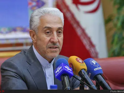 صنعت خودروسازی باید از نخبگان استفاده کند/ دستگاه‌های دولتی ظرفیت پذیرش این همه فارغ‌التحصیل را ندارند