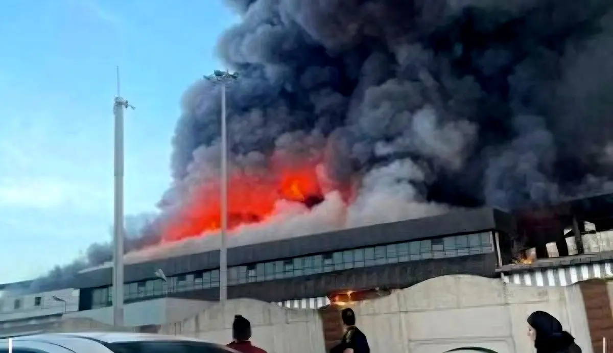 آتش‌سوزی در انبار کاله مازندران مهار شد؛ خطر برخورد با مخزن آمونیاک رفع شد