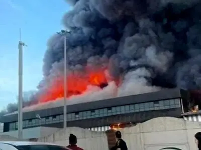 آتش‌سوزی در انبار کاله مازندران مهار شد؛ خطر برخورد با مخزن آمونیاک رفع شد