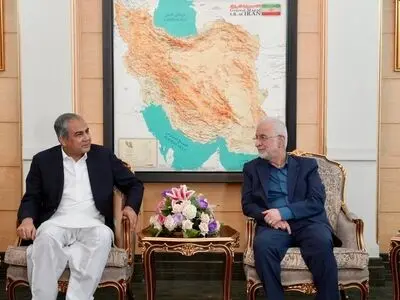 إيران وباكستان تتفقان على رفع التبادل التجاري إلى 10 مليارات دولار