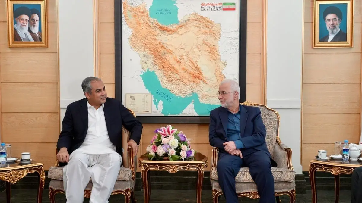 إيران وباكستان تتفقان على رفع التبادل التجاري إلى 10 مليارات دولار