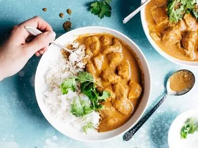 طرز تهیه مرغ کاری؛ غذای تند و خوشمزه