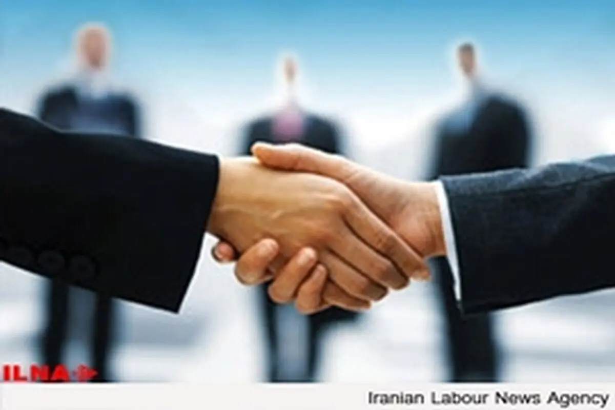 سرکنسول ترکیه روانامه خود را به استاندار خراسان رضوی تقدیم کرد