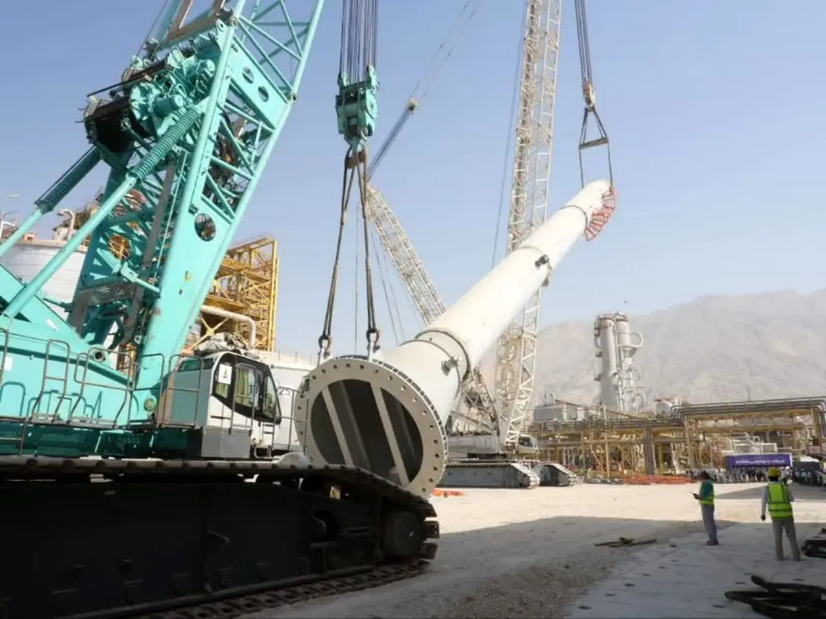 نصب راکتور ۴۰۰ تنی به دست مهندسان ایرانی 