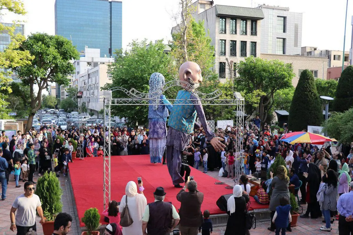 آغاز کار انجمن‌های خانه تئاتر در جشن