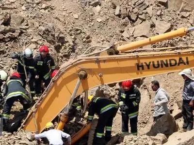 ریزش آوار و فوت راننده جوان در گود برداری