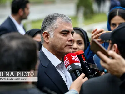 سرگردانی ۴۰ میلیون بشکه نفت ایران روی آب‌ صحت ندارد/ نفتی که نتوانیم بفروشیم، نداریم