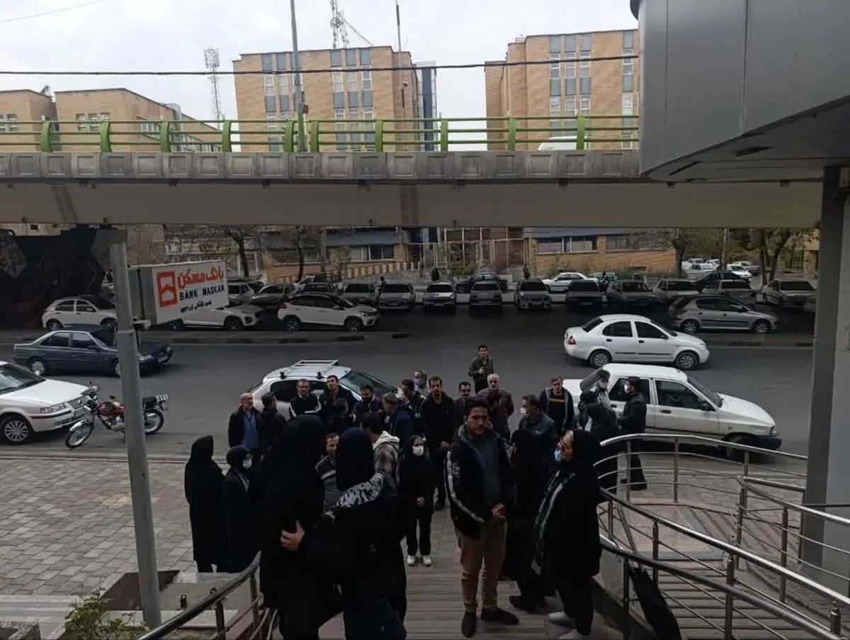 تجمع کارکنان بیمارستان‌های همدان در اعتراض به عدم اجرای طبقه‌بندی مشاغل