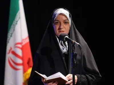 جریان شعر از لالایی مادران تا سنگ مزار پایدار بوده است/ شاعر با ممارست می‌تواند در لحظه به زبان شعر واکنش نشان دهد