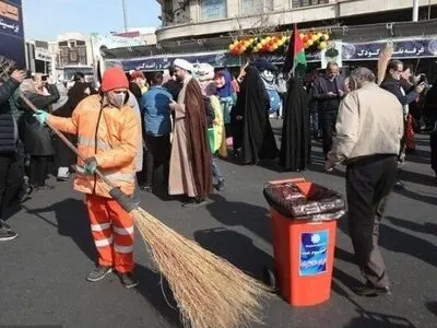انجام عملیات پاکسازی مصلی و معابر اطراف آن با بیش از ۱۱۰۰ نیروی انسانی